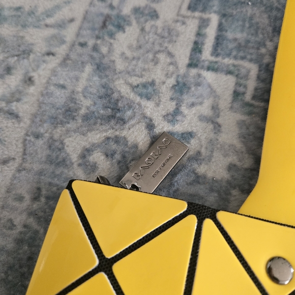 Bao Bao Issey Miyake Vinyl Prism Tote Bag - Picture 6 of 8